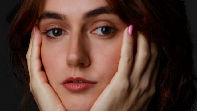 Bella Zafira protagoniza “A Última Música”, spin-off sáfico sobre recomeços e conexões reais
